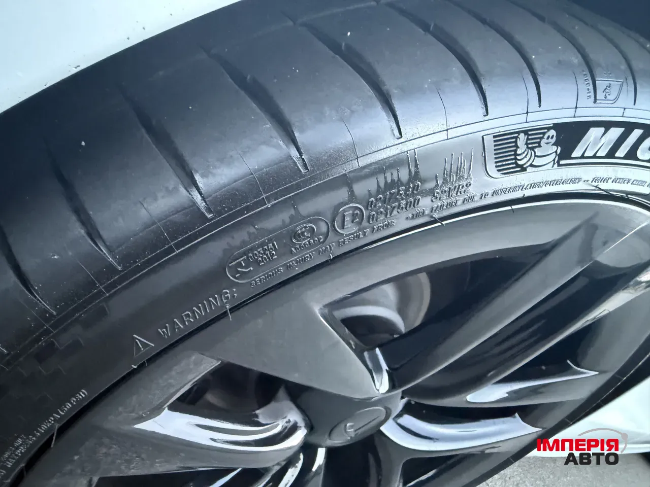 Tesla Model S - фото 17