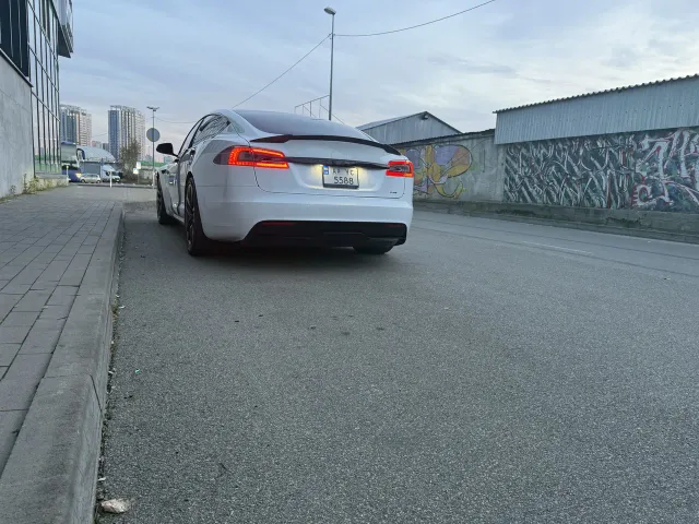 Tesla Model S - фото 3