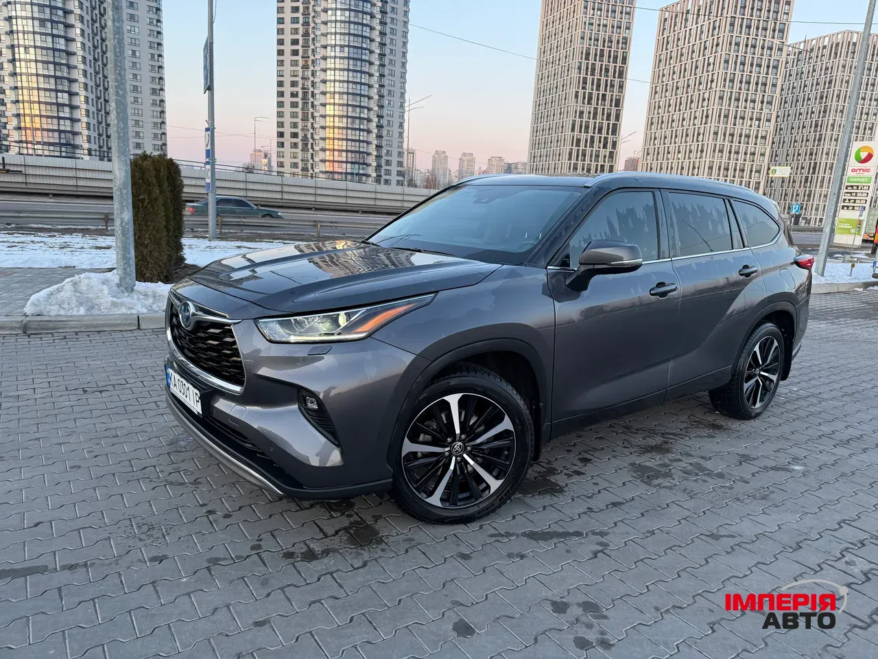 Toyota Highlander - фото 1