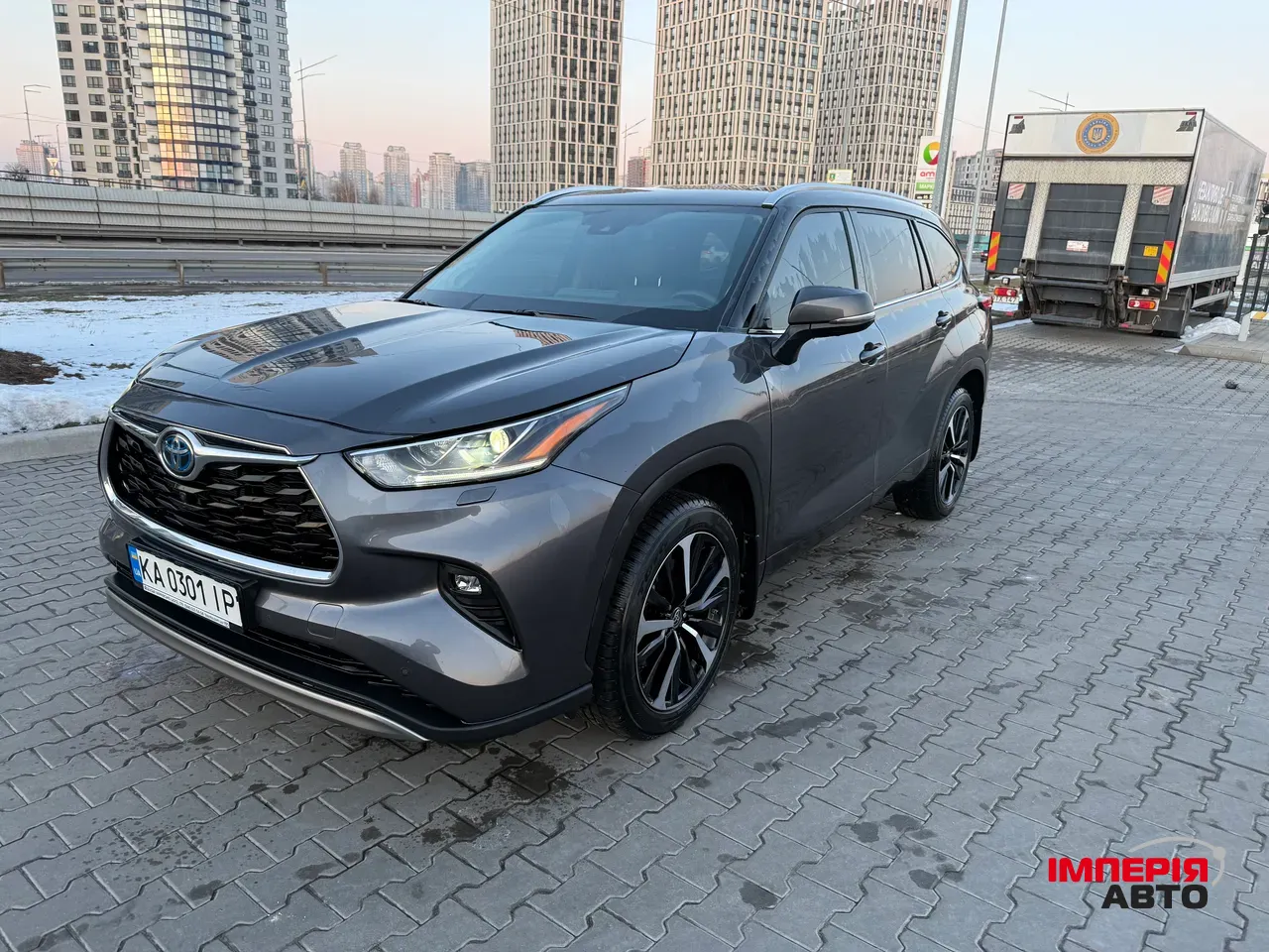 Toyota Highlander - фото 2