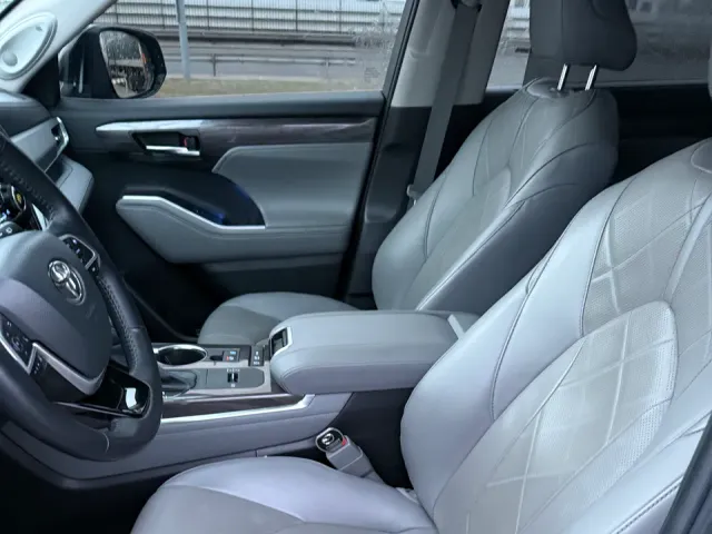 Toyota Highlander - фото 3