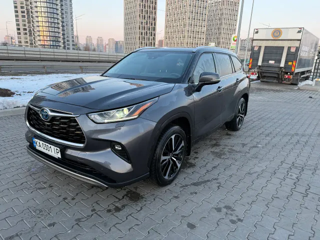 Toyota Highlander - фото 2