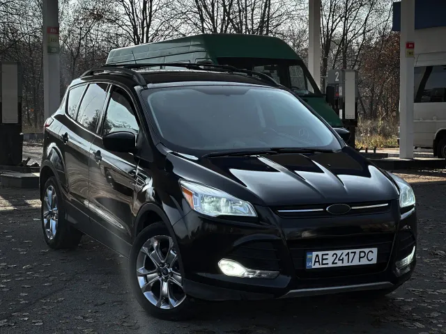 Ford Escape - фото 1