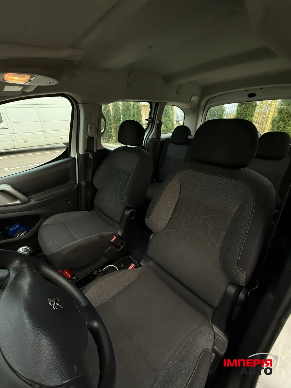 Peugeot Partner - фото 10