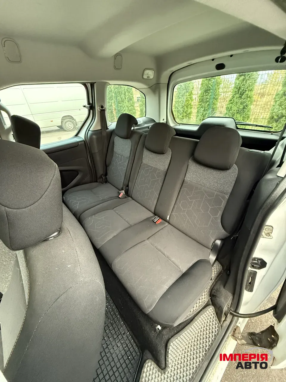 Peugeot Partner - фото 12