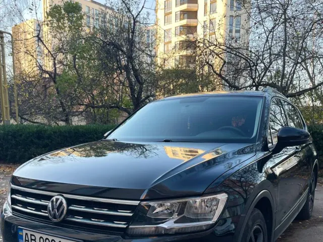 Volkswagen Tiguan - фото 4