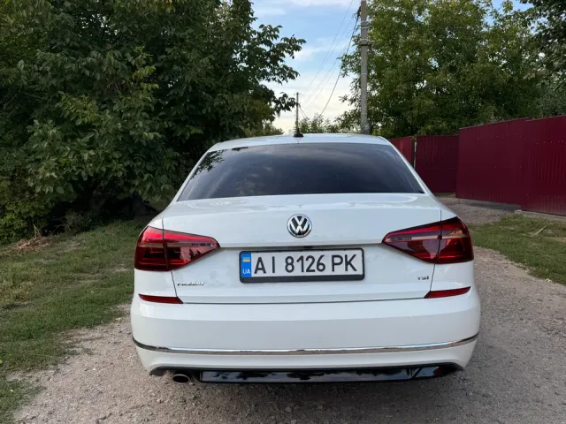Volkswagen Passat - фото 4