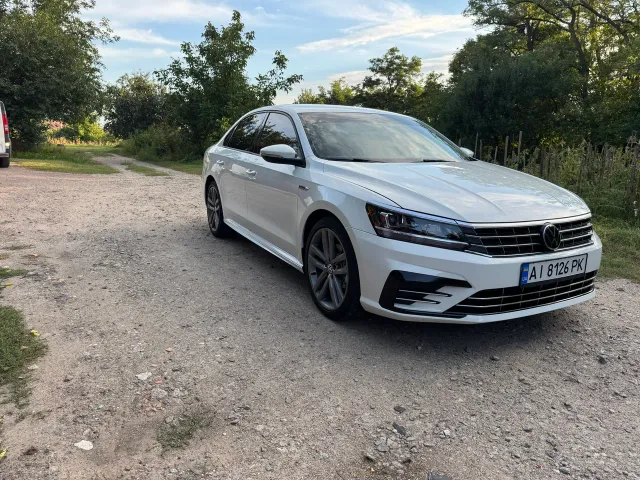 Volkswagen Passat - фото 2