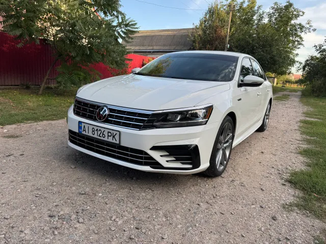 Volkswagen Passat - фото 1