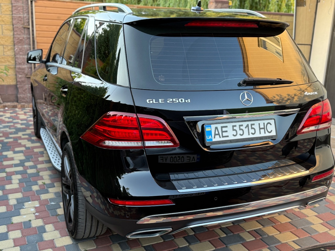 Mercedes-Benz GLE - фото 3