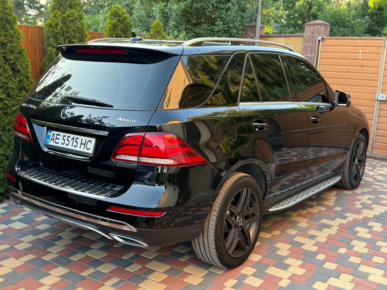 Mercedes-Benz GLE - фото 13