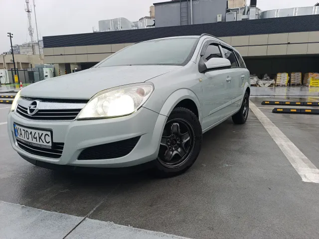 Opel Astra - фото 1