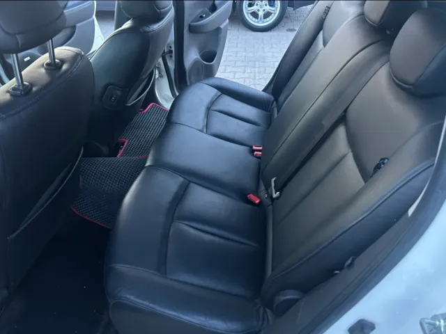 Nissan Leaf - фото 5