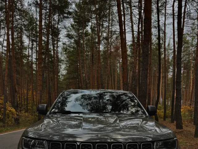 Jeep Grand Cherokee - фото 3