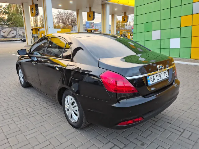 Geely Emgrand 7 - фото 5