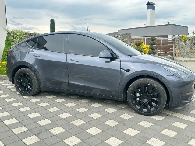 Tesla Model Y - фото 5