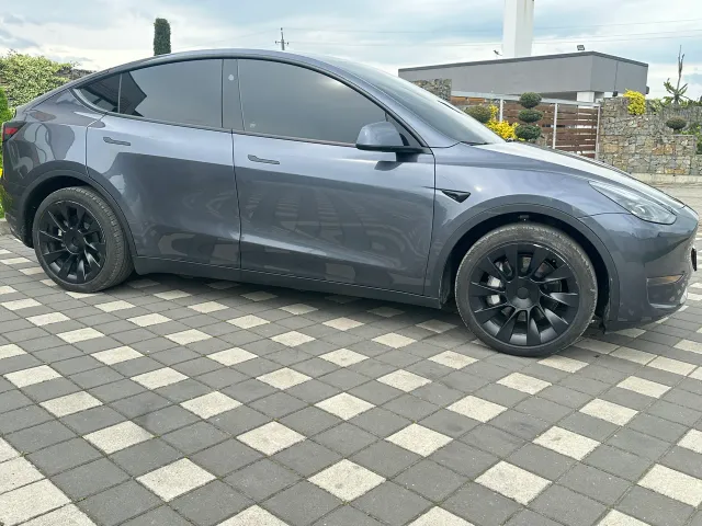 Tesla Model Y - фото 4
