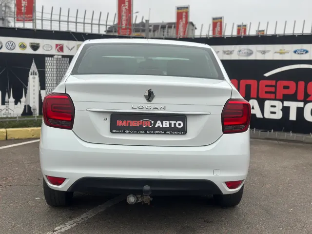 Renault Logan - фото 5