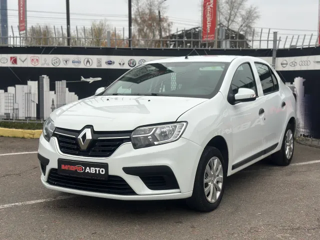 Renault Logan - фото 1