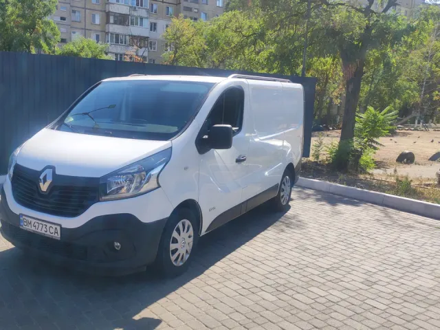 Renault Trafic - фото 2