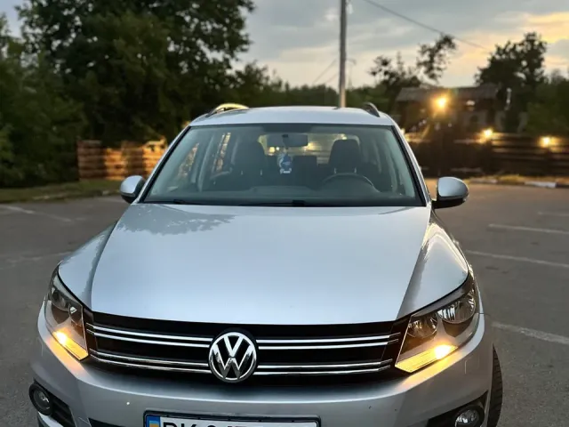 Volkswagen Tiguan - фото 1