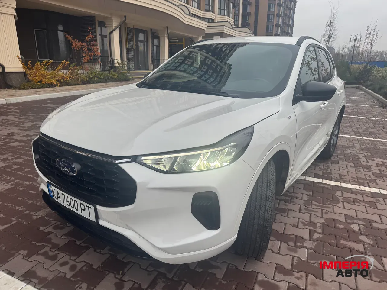 Ford Escape - фото 1