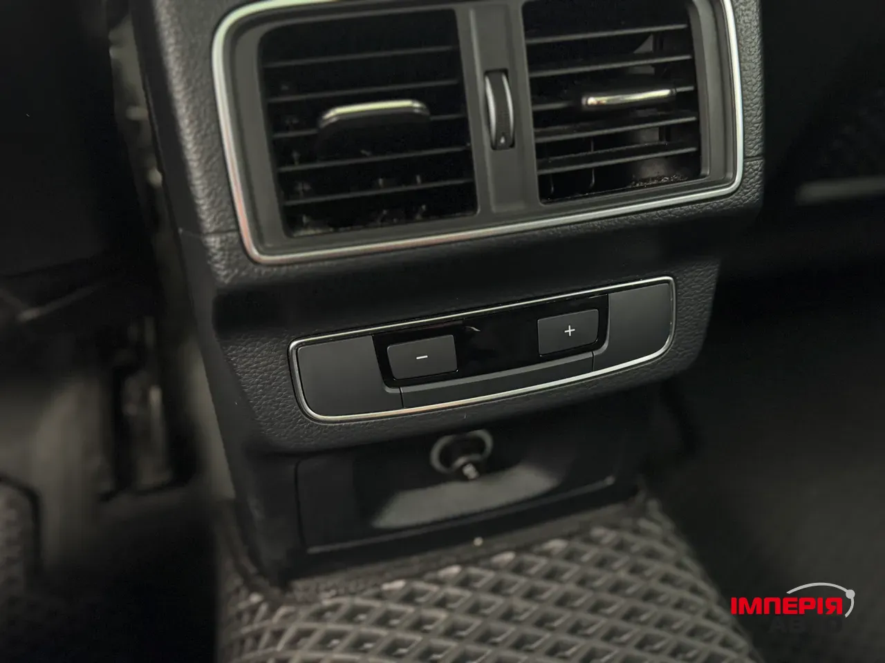 Audi Q5 - фото 12