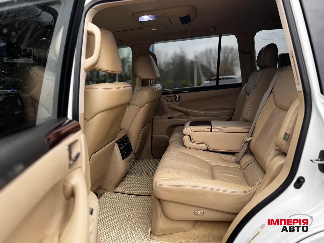 Lexus LX - фото 20