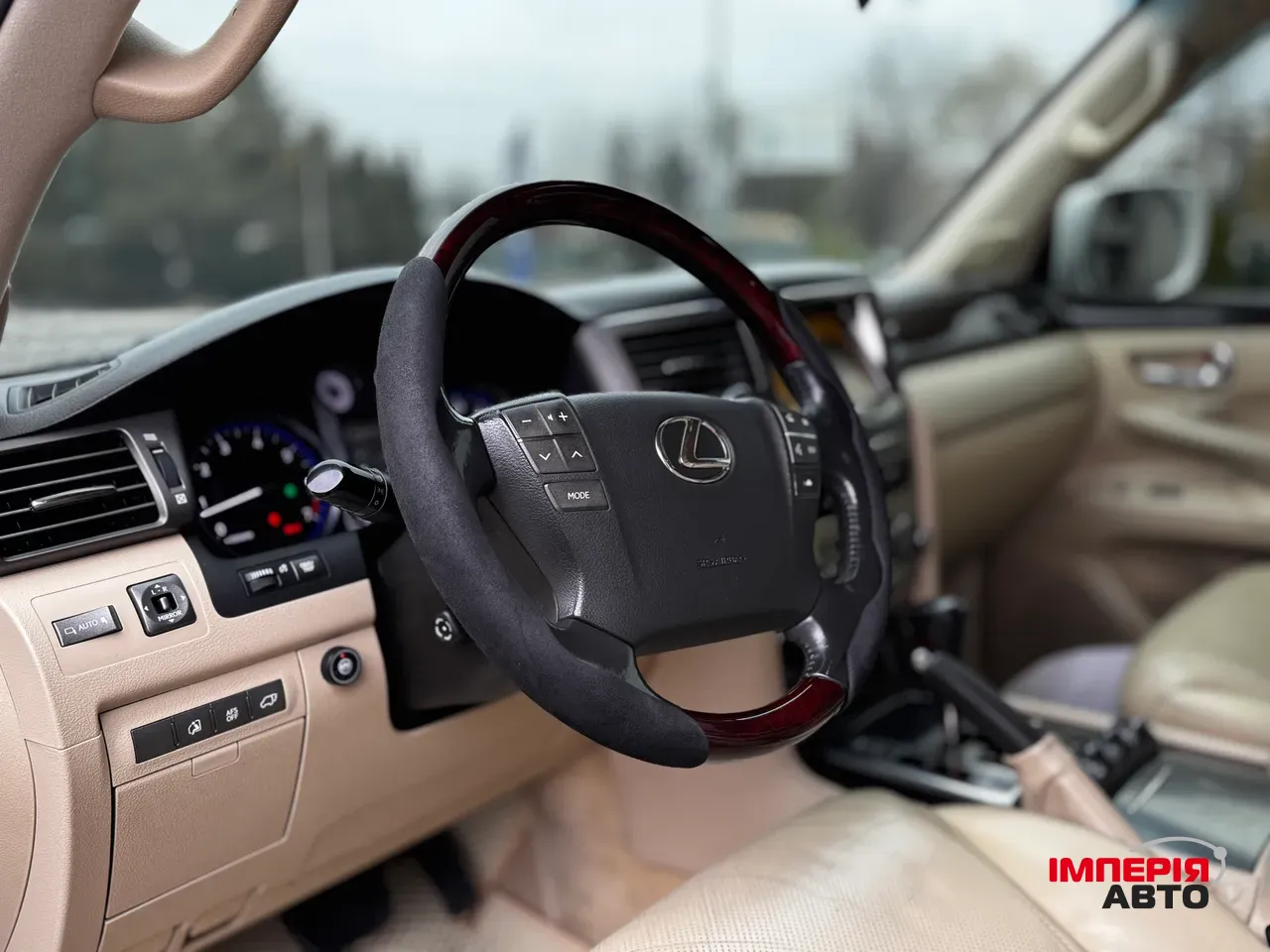 Lexus LX - фото 17