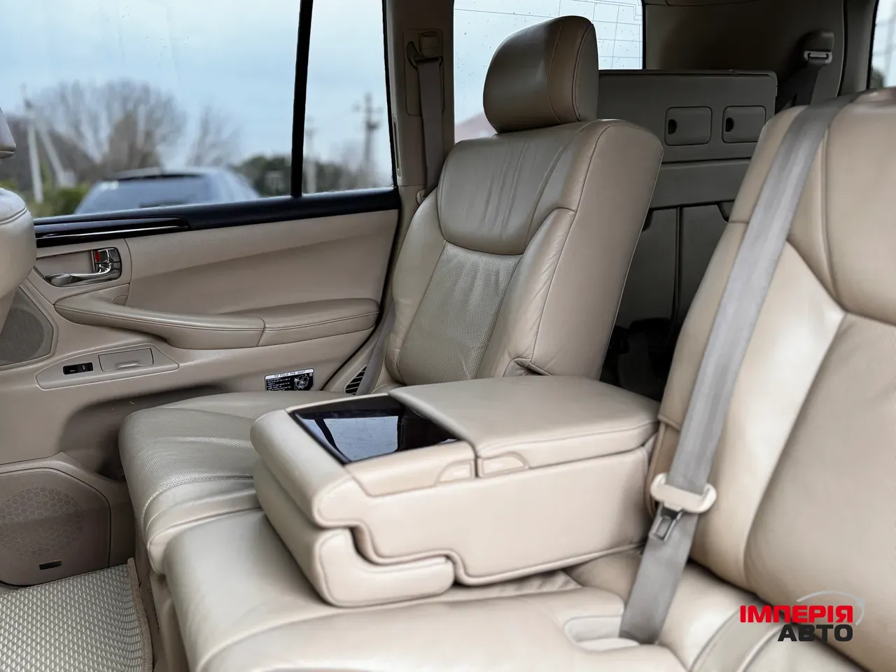 Lexus LX - фото 8