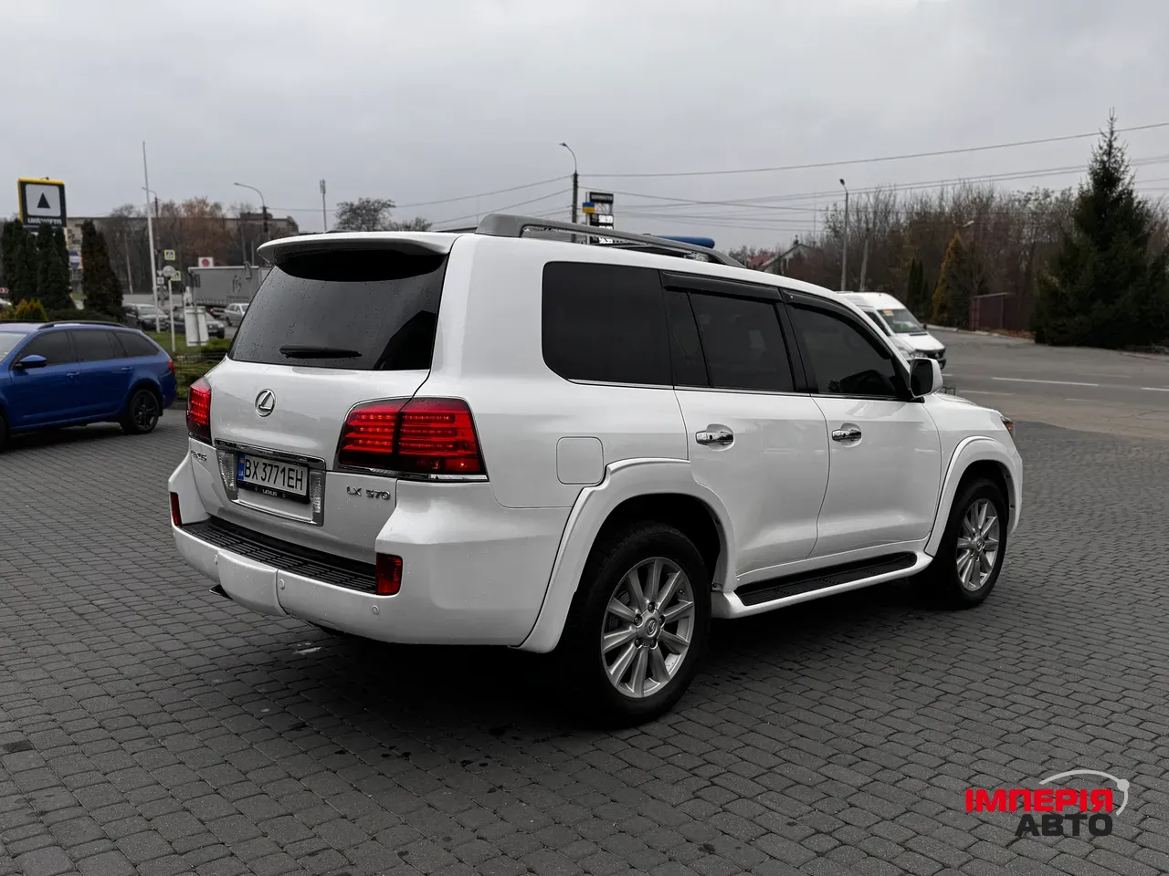 Lexus LX - фото 3