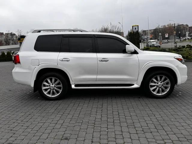 Lexus LX - фото 2