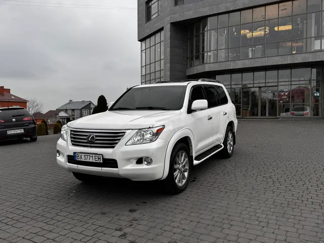 Lexus LX - фото 1