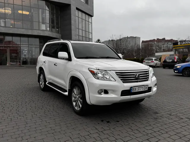 Lexus LX - фото 4