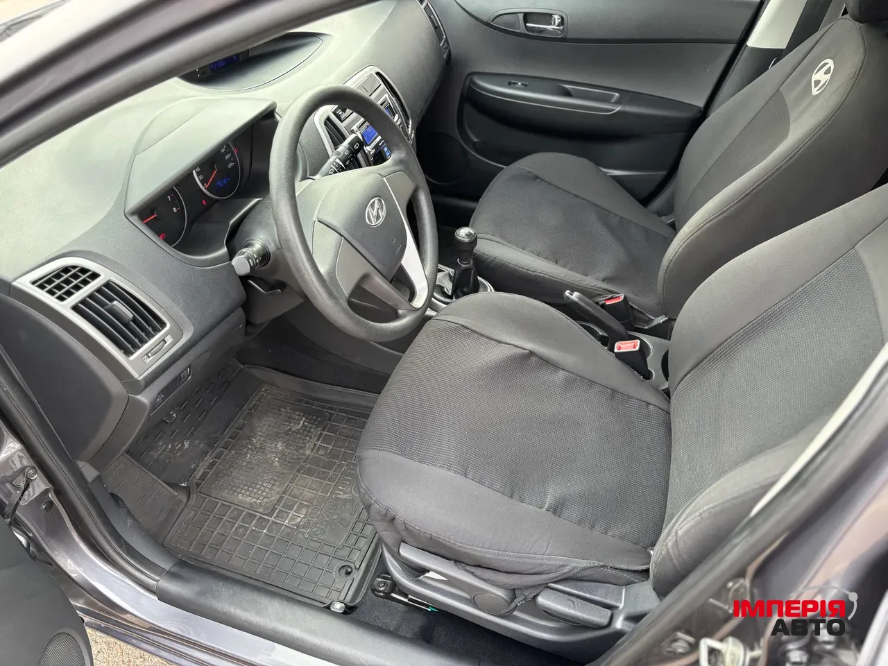 Hyundai i20 - фото 5