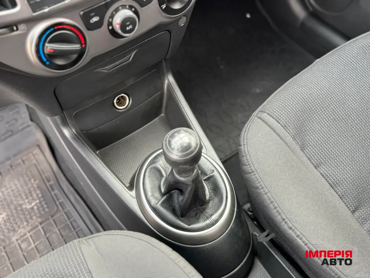 Hyundai i20 - фото 10