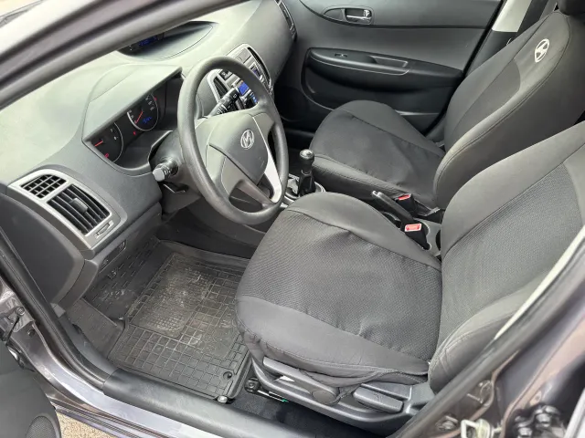Hyundai i20 - фото 5