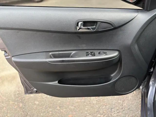Hyundai i20 - фото 4