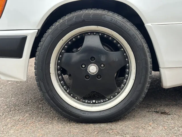 Mercedes-Benz W124 - фото 4