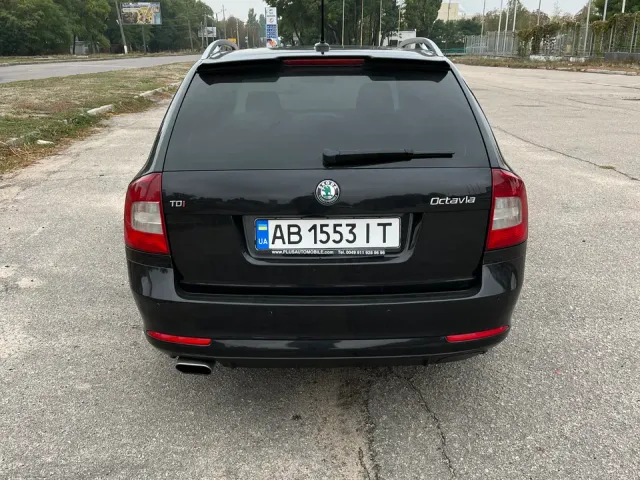 Skoda Octavia - фото 4
