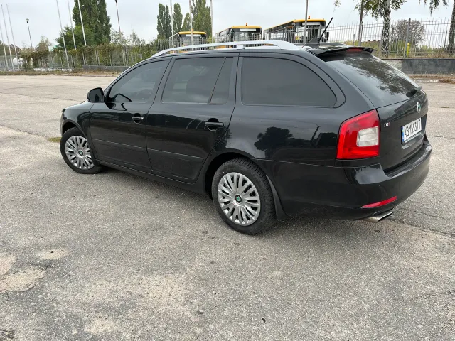 Skoda Octavia - фото 3
