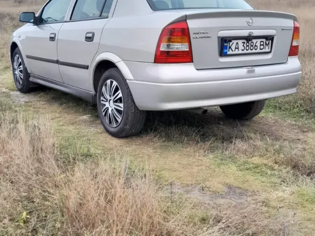 Opel Astra - фото 5