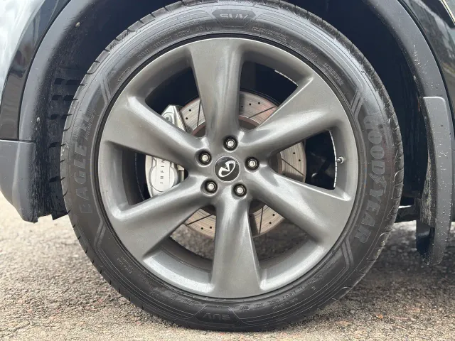 Infiniti QX70 - фото 5