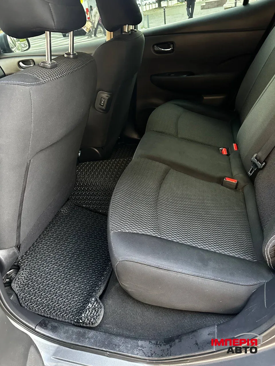 Nissan Leaf - фото 12