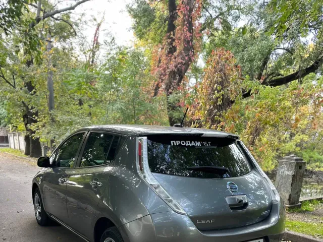Nissan Leaf - фото 2