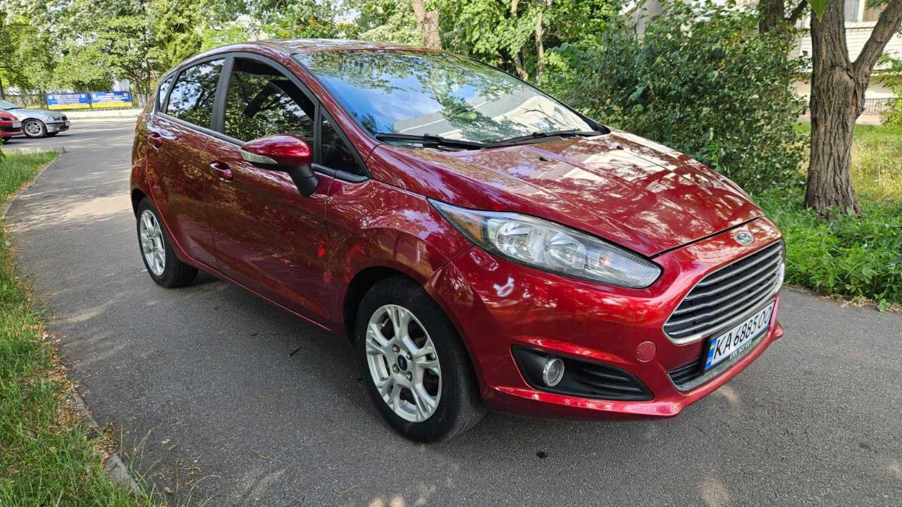 Ford Fiesta - фото 1