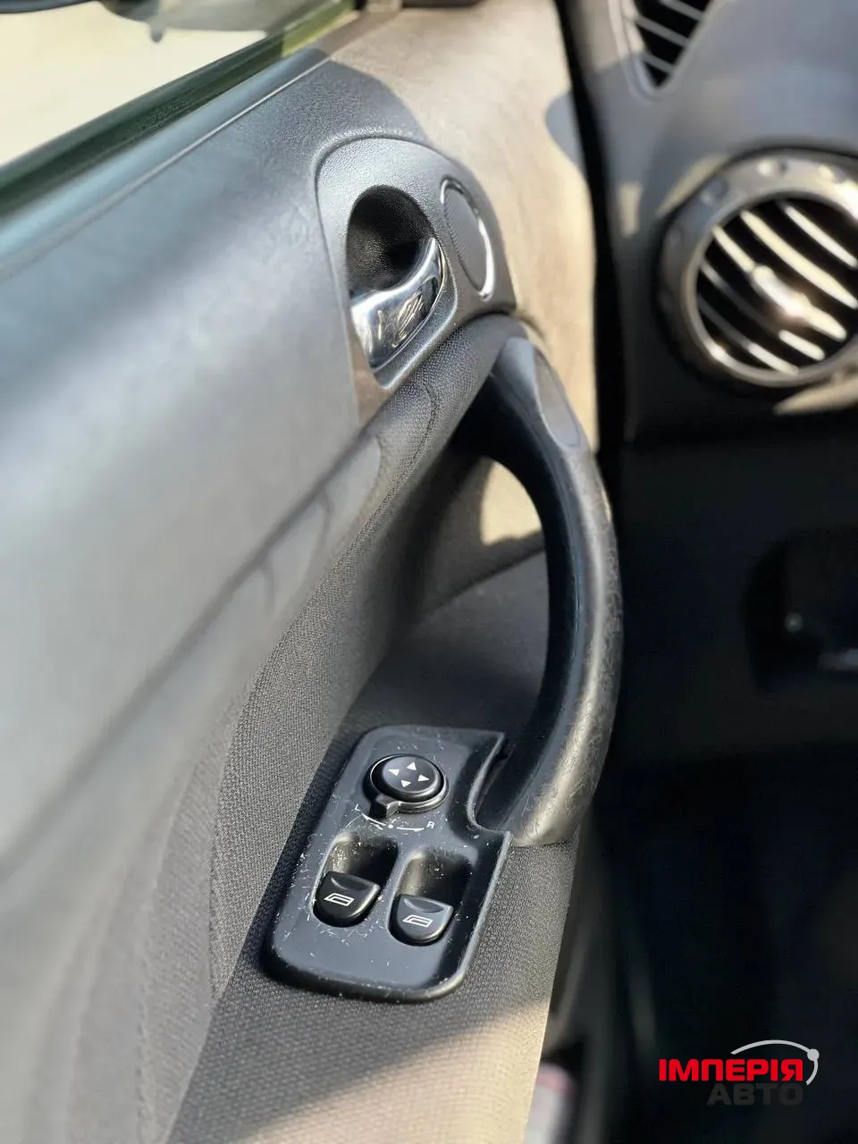 Alfa Romeo 147 - фото 11