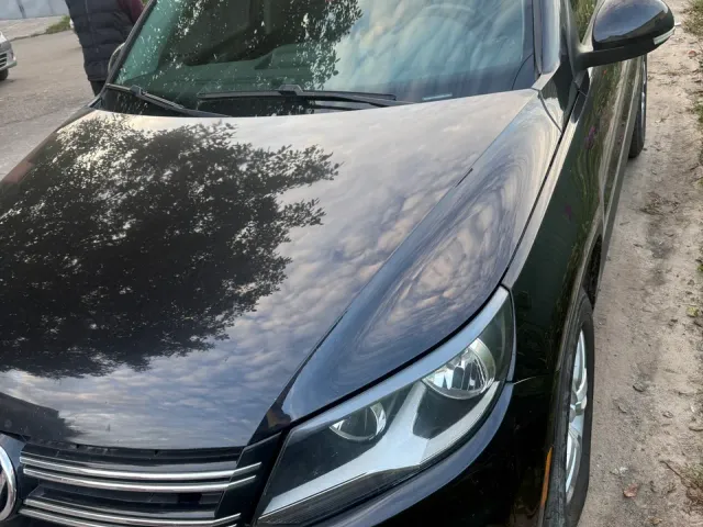 Volkswagen Tiguan - фото 1