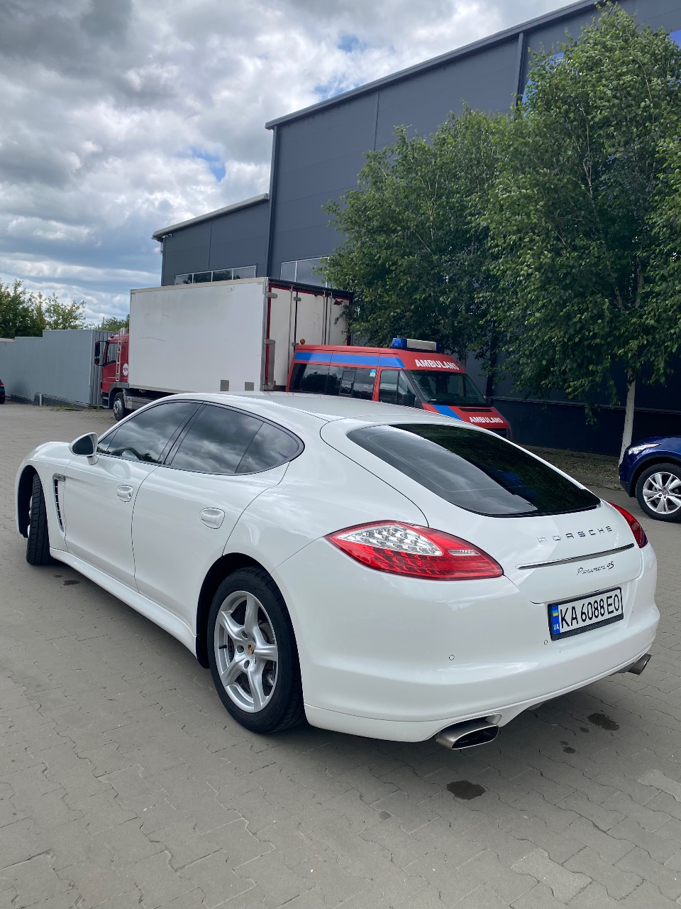 Porsche Panamera - фото 2