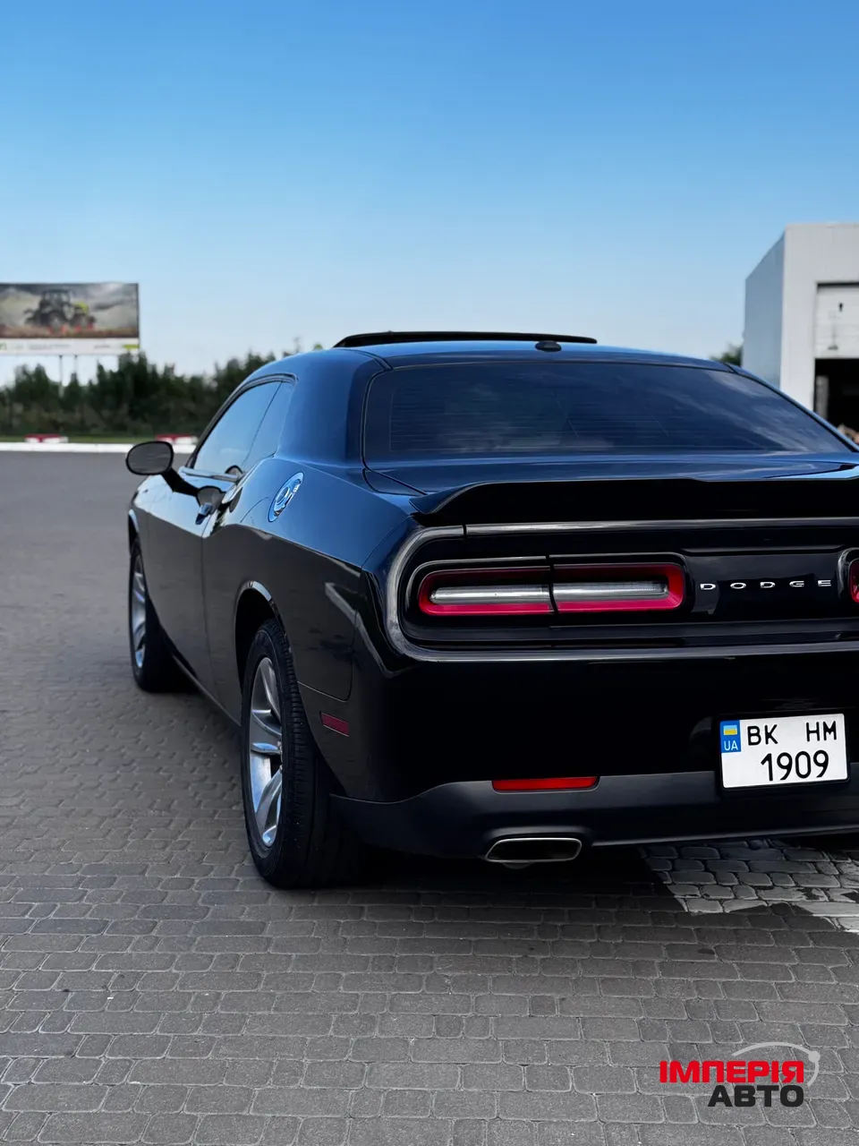 Dodge Challenger - фото 11